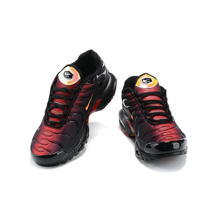 AIR MAX PLUS TN ‘BLACK GRADIENT RED’